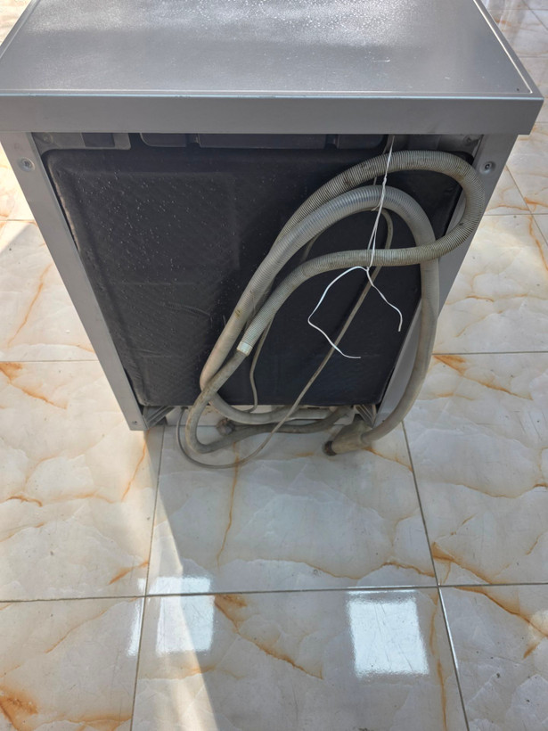 ماشین ظرفشویی بوش مدل SGS85M32 نقره ای و سیلور دیجیتالی (با گارانتی)