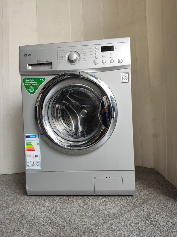 ماشین لباسشویی دایرکت درایو 8کیلو مدل wd7025 ال جی (با گارانتی)